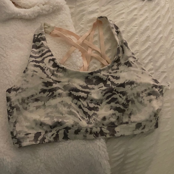 Fabletics Tops - Fabletics sports bra